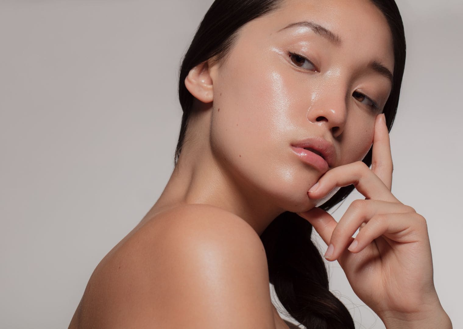 Comment rajeunir et repulper la peau efficacement avec REWIND (JetPeel + LED), une alternative aux soins anti-âge invasifs